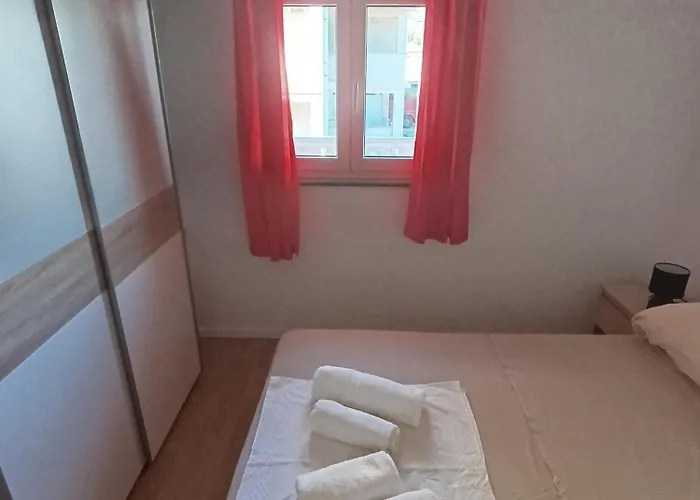 Kuca Za Odmor Stipe Pag Town