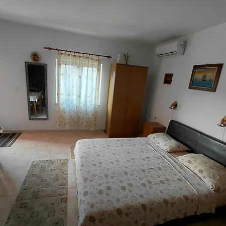Vakantiehuis Kuca Za Odmor Stipe Pag Town